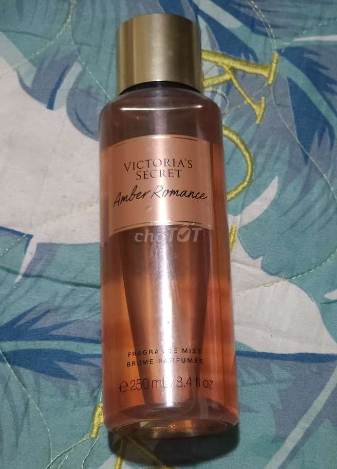 Body mist + amber romance ( victoria's secret) - s