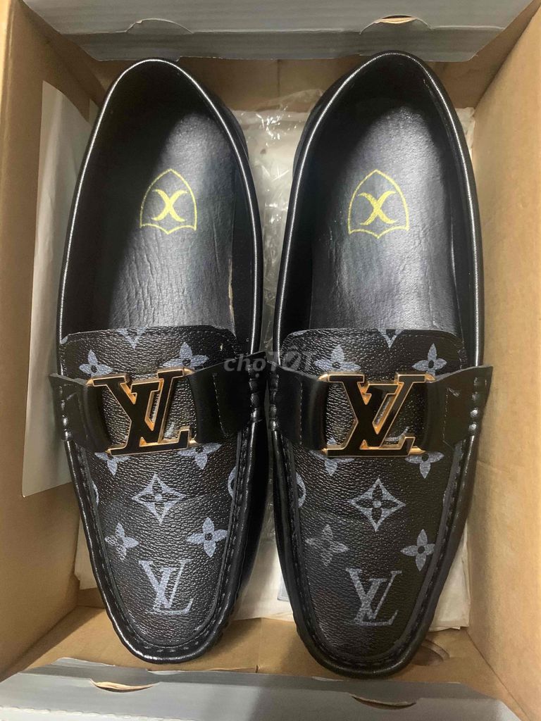 Giày lười da nam đen họa tiết LV size 41 - sale of