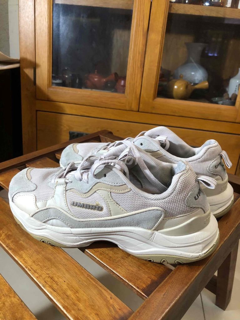 Giày UMBRO - Size 40.5 - cần bán gấp